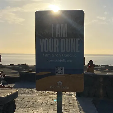 Descanso Junto A Dunas Maspalomas (Gran Canaria)